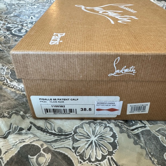 Christian Louboutin Nude Patent Leather Pumps Pigalle 85 - Picture 2 of 11